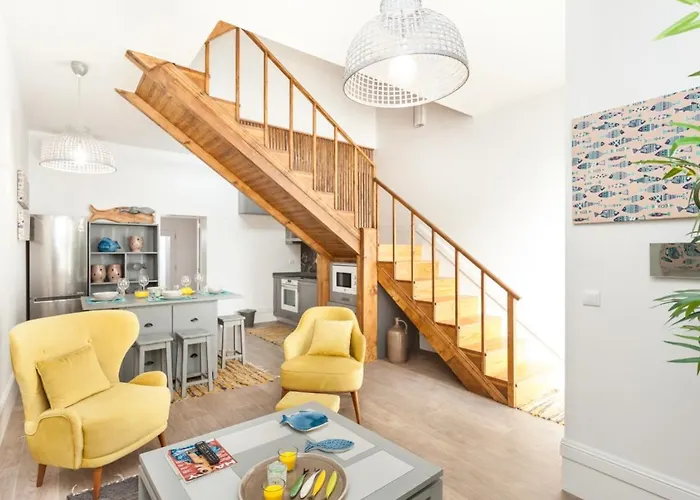 Homestay Castle House